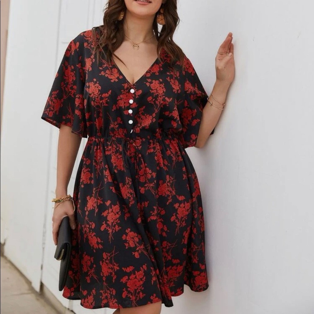 NWOT SHEIN Curve Black and Red Floral Cinch Shirt Dress (0XL)